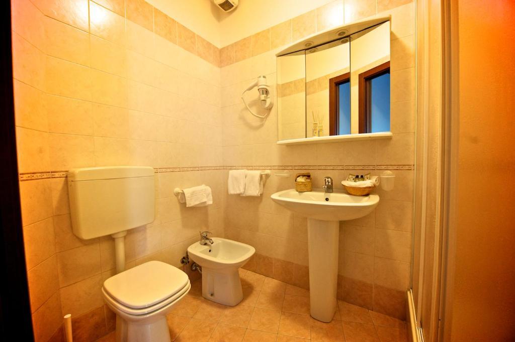 Hotel La Bussola Muggia Room photo