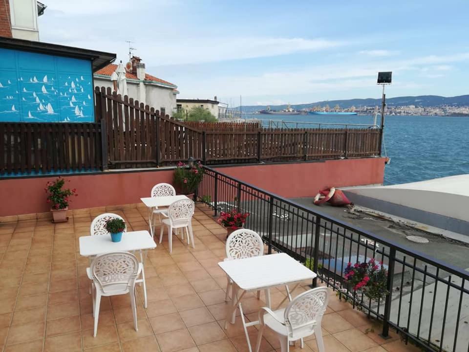 Hotel La Bussola Muggia Exterior photo
